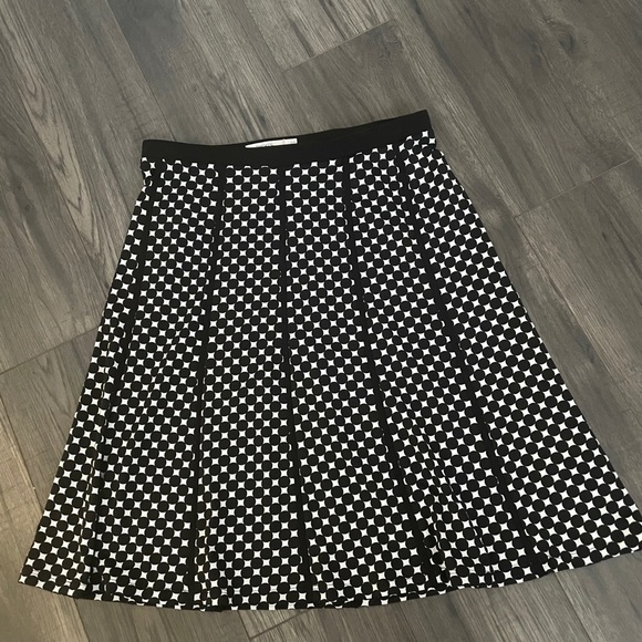Ricki’s pull on skirt - Picture 1 of 2